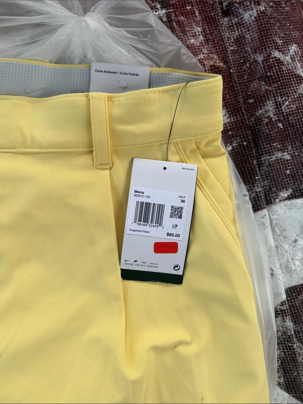 Nike Pale Yellow men’s Golf Bermudas